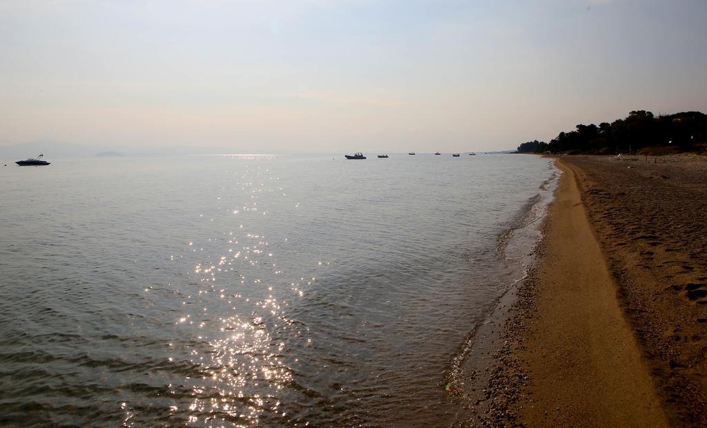 Beach Front Chanioti Полихроно Екстериор снимка