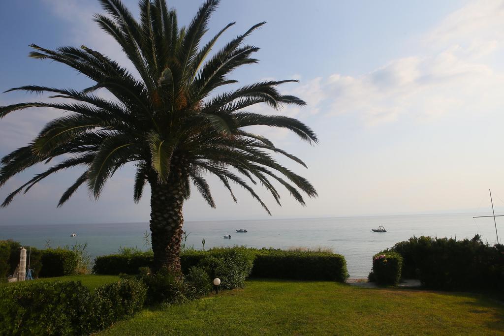 Beach Front Chanioti Полихроно Екстериор снимка