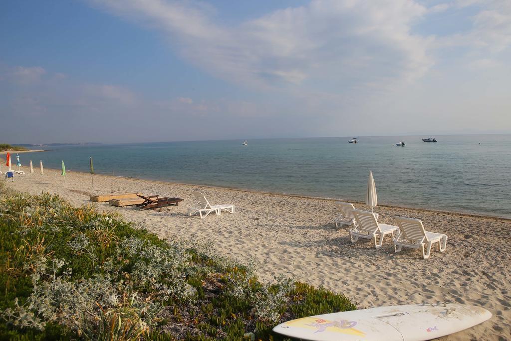 Beach Front Chanioti Полихроно Екстериор снимка